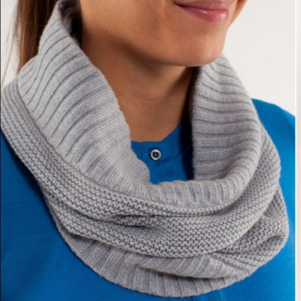 Lululemon Chalet Neck Warmer